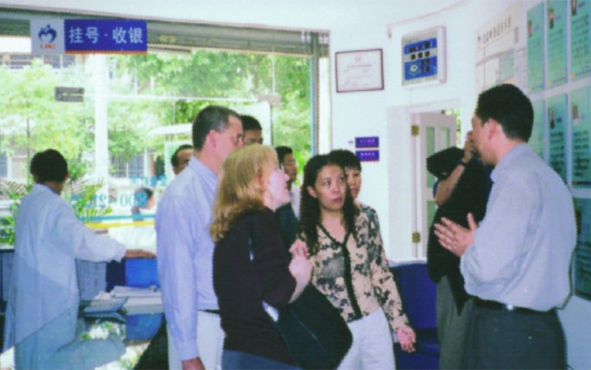 美國雅禮協會會長賈南溪（NancyE.Chapman）博士一行來三真考察、交流.jpg